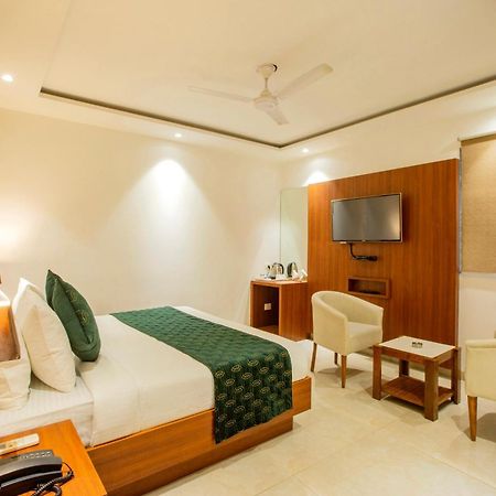 Hotel Arch Suites - Near Aerocity Neu-Delhi Exterior foto