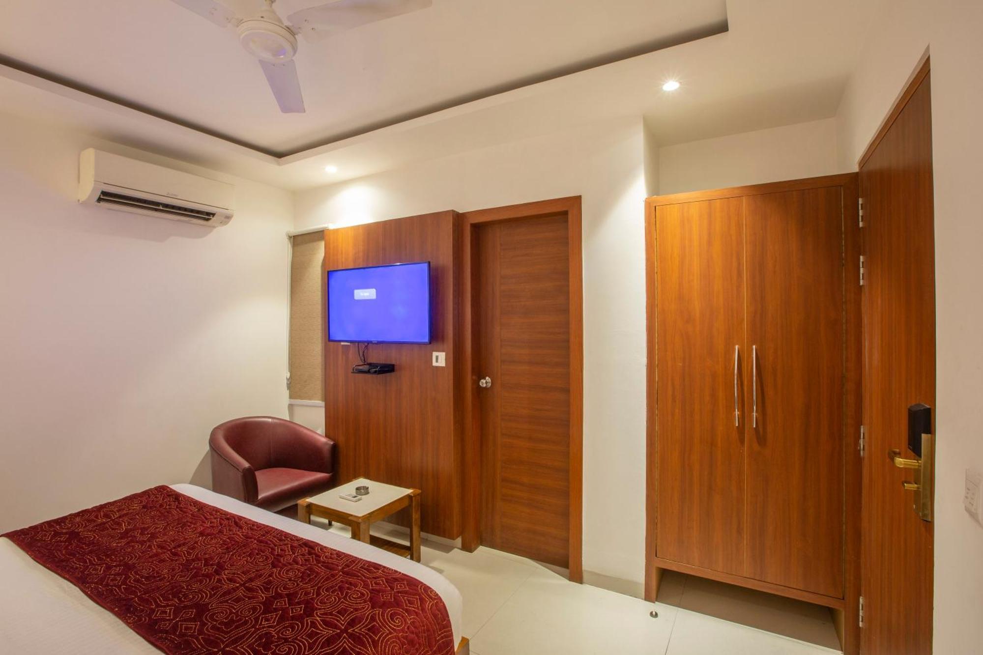 Hotel Arch Suites - Near Aerocity Neu-Delhi Exterior foto