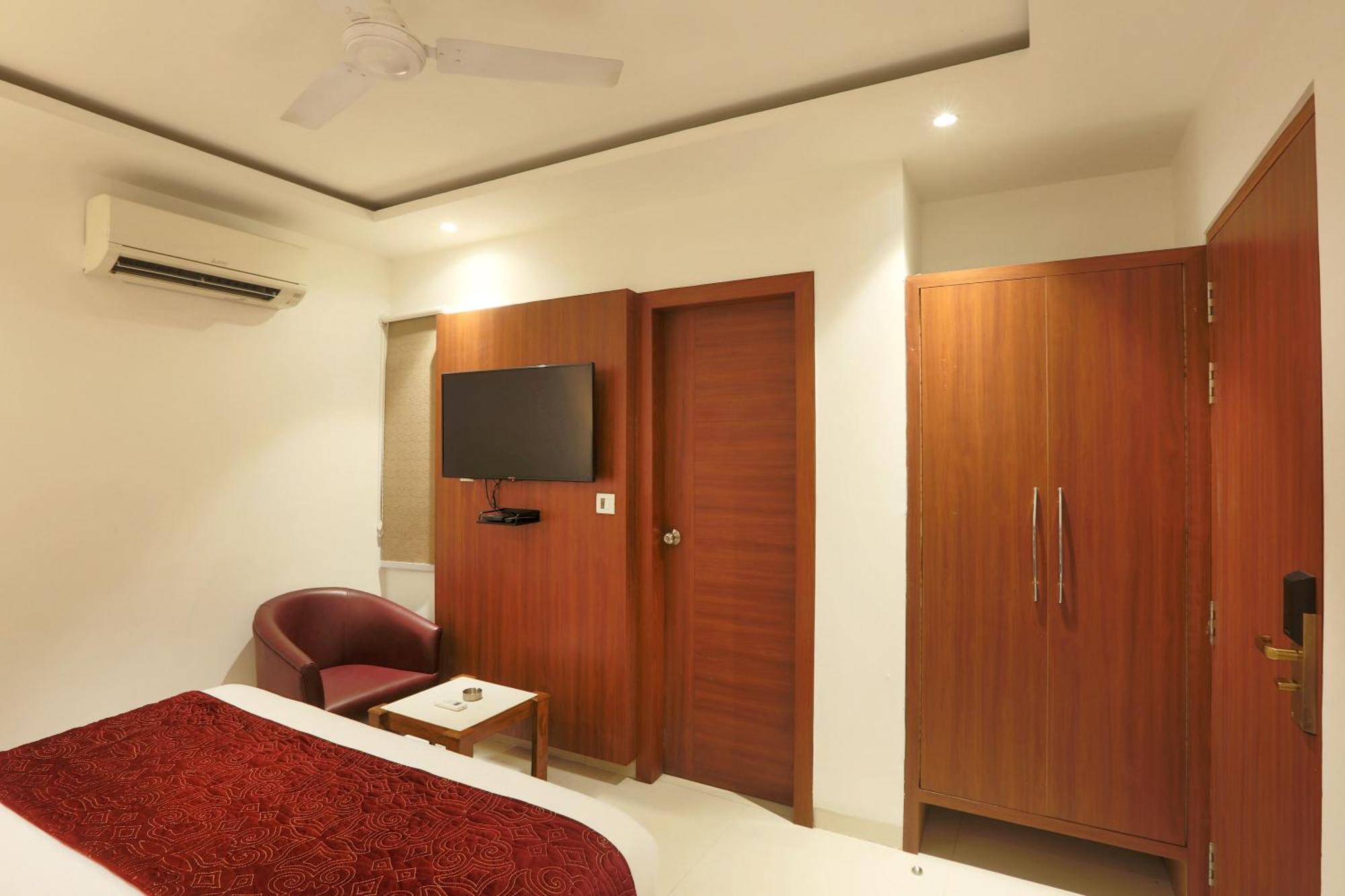 Hotel Arch Suites - Near Aerocity Neu-Delhi Exterior foto