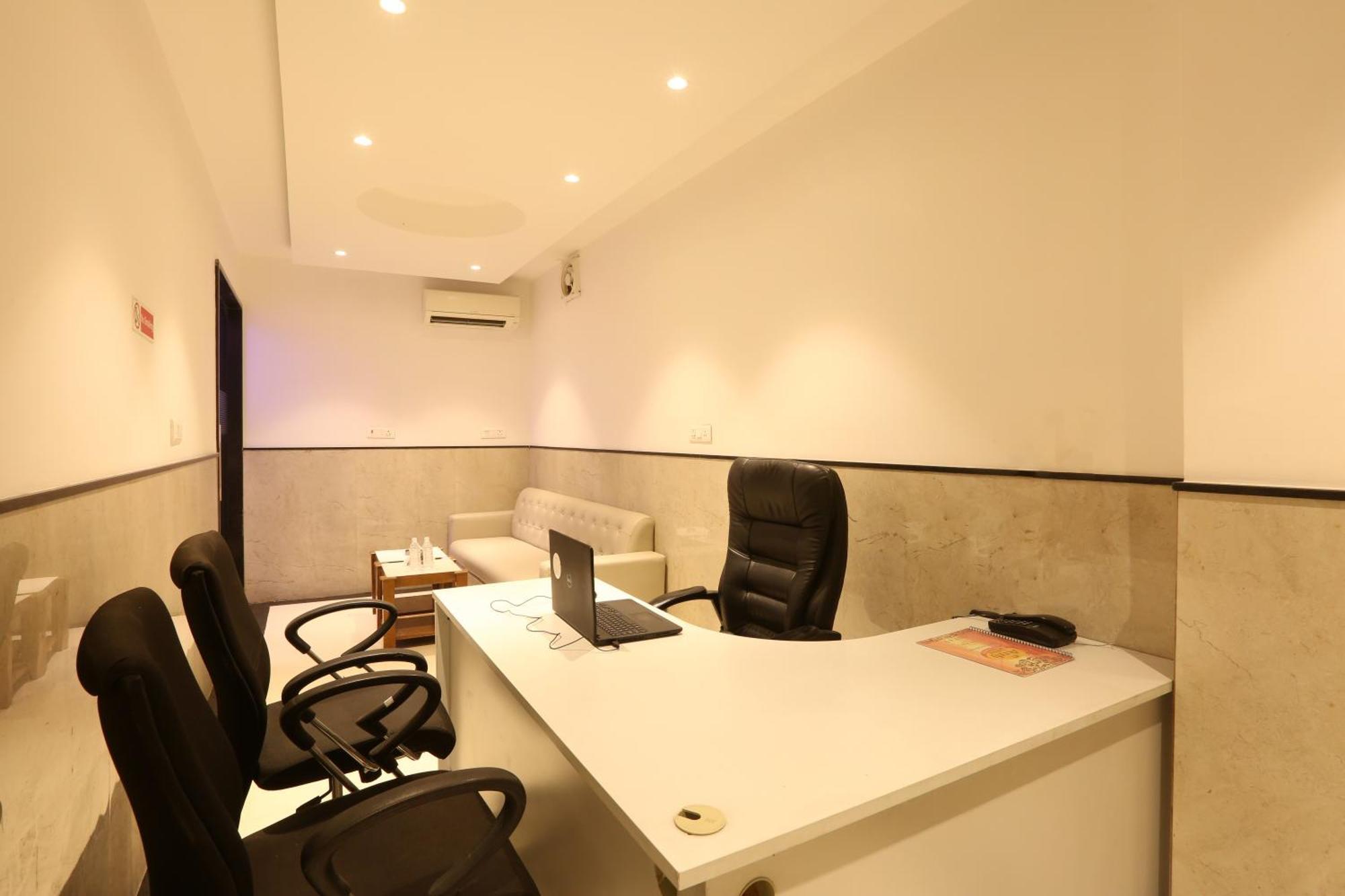 Hotel Arch Suites - Near Aerocity Neu-Delhi Exterior foto