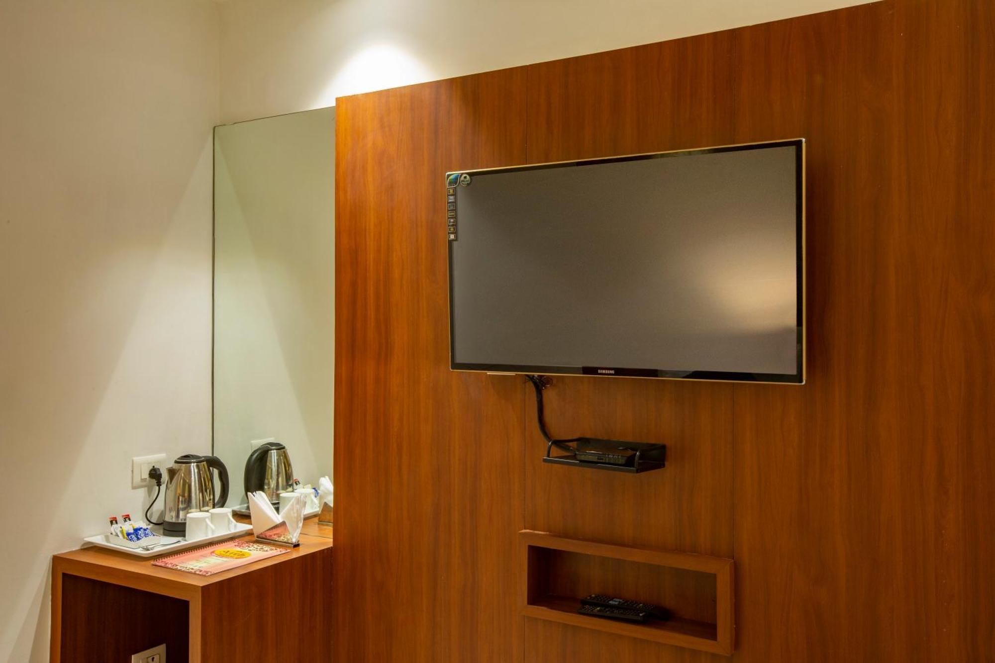Hotel Arch Suites - Near Aerocity Neu-Delhi Exterior foto