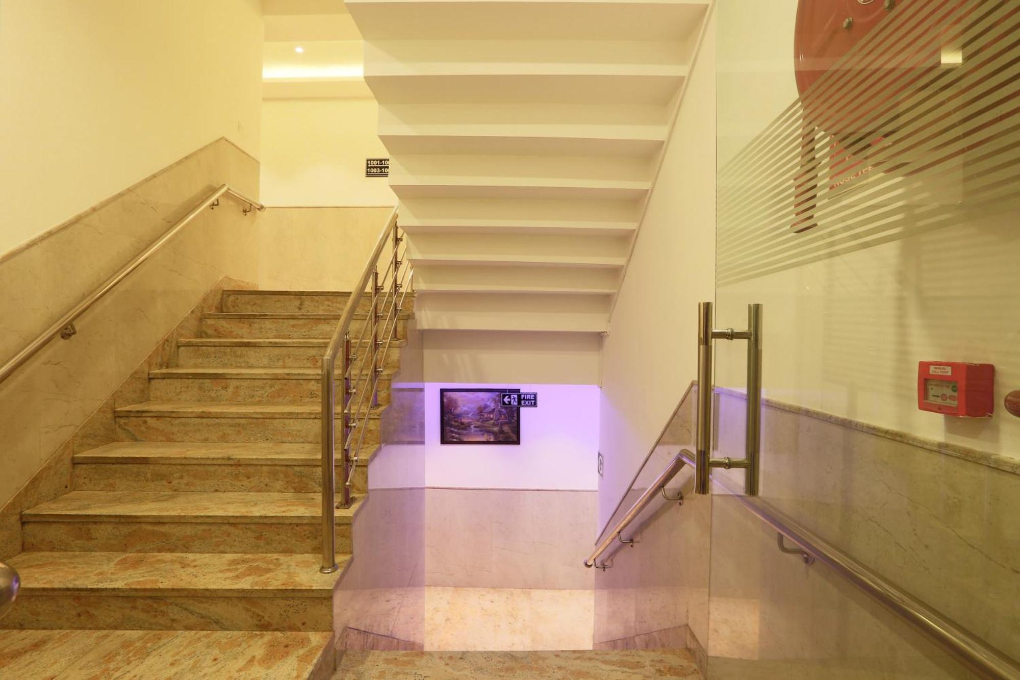 Hotel Arch Suites - Near Aerocity Neu-Delhi Exterior foto