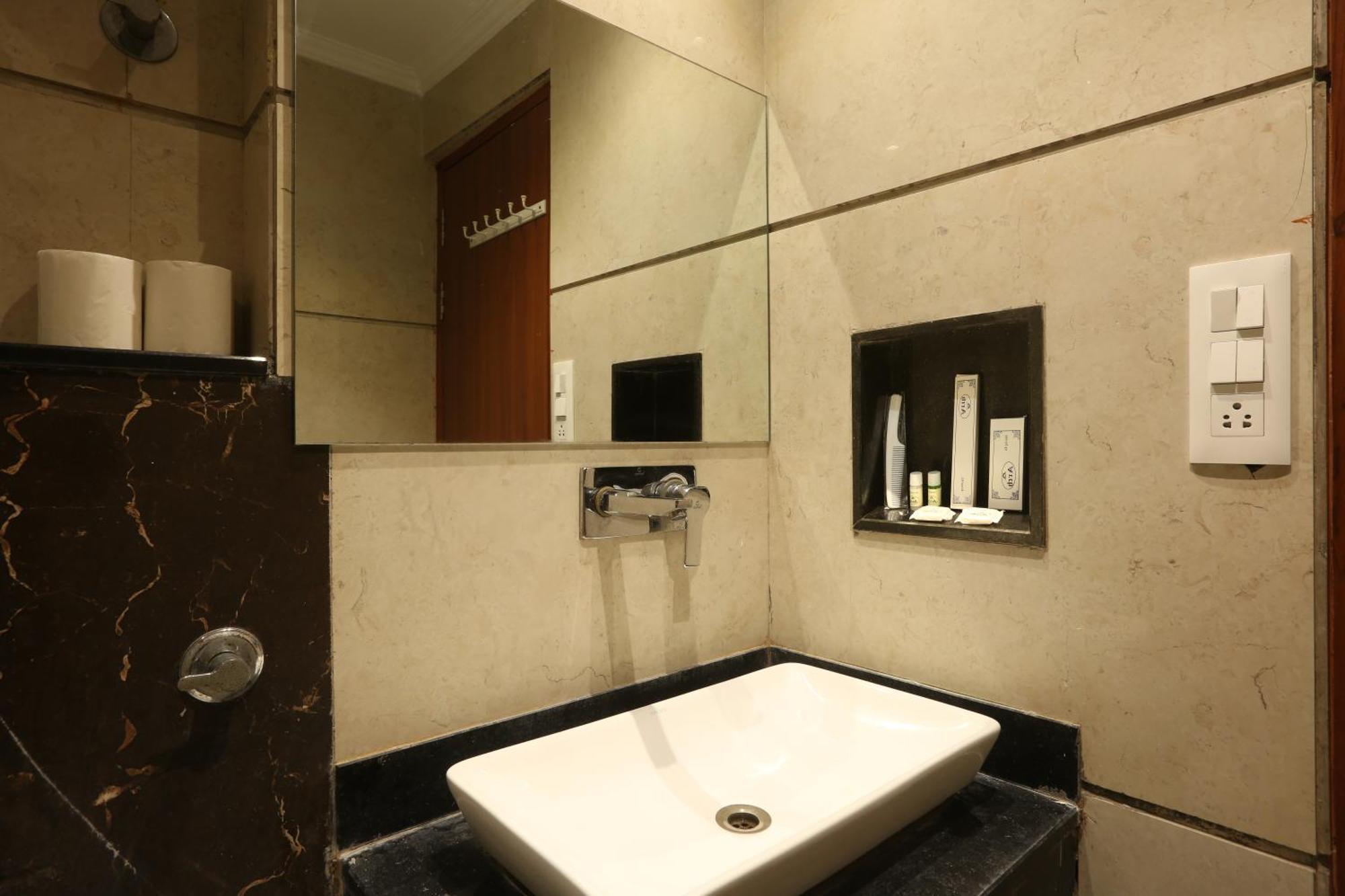 Hotel Arch Suites - Near Aerocity Neu-Delhi Exterior foto